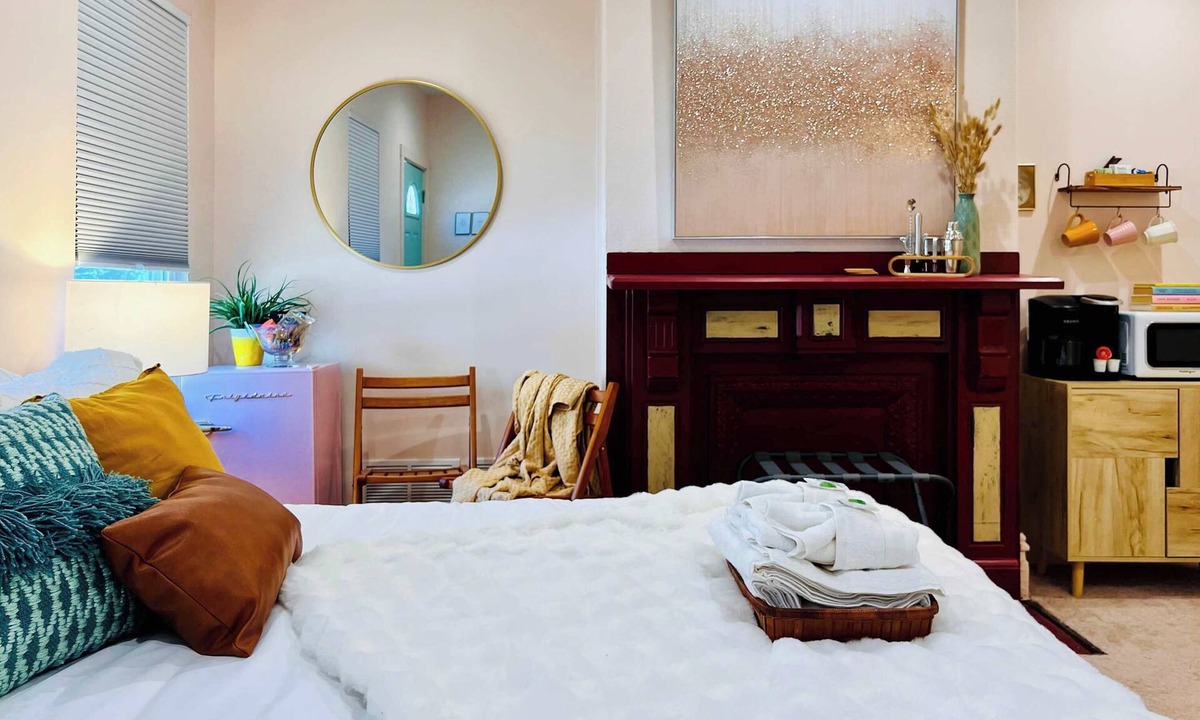 Pittsburgh House | Mins to Stadiums - Chic Studio - City Views