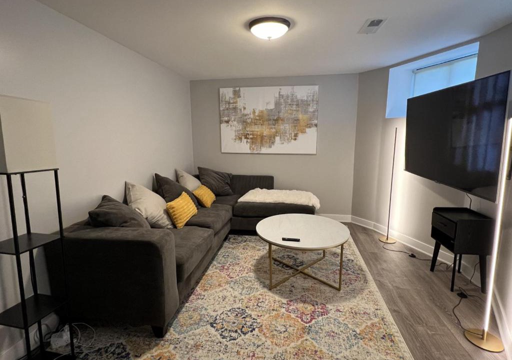 Bronzeville Apartment | Modern 3 Bedroom Close to Downtown Chicago