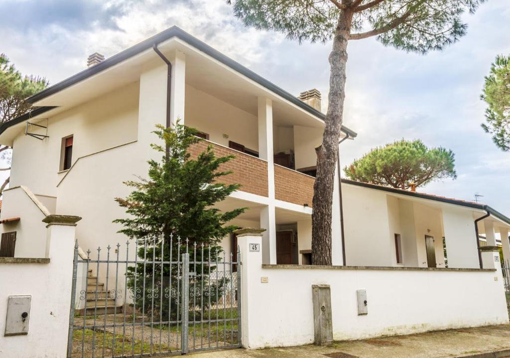 Lido di Volano House | Modern Holiday Home in Lido di Volano near Sea