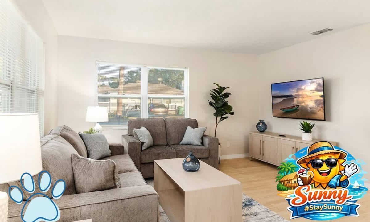 Zephyrhills House | Modern Zephyrhills Duplex w/Free Parking & Pets Allowed