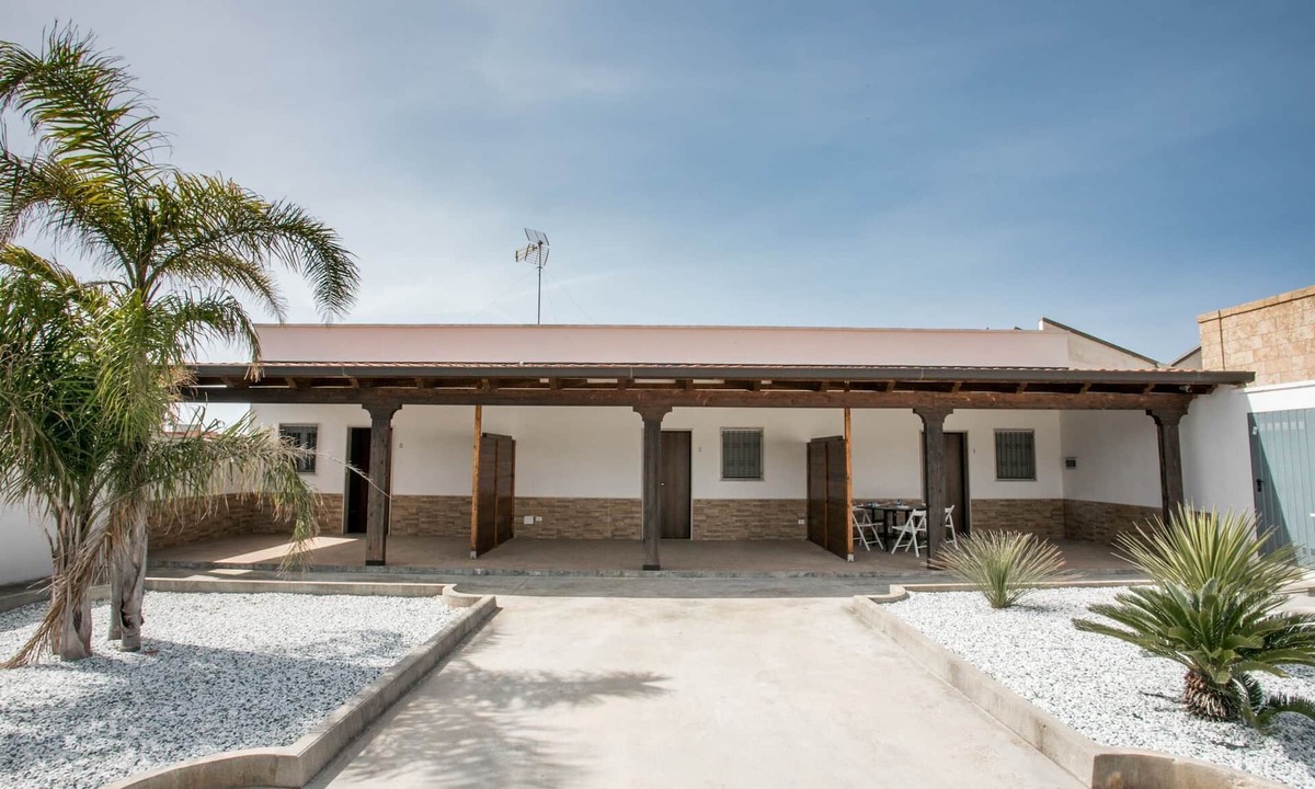 Torre Castiglione House | Mono La Caletta B | outdoor space, a/c