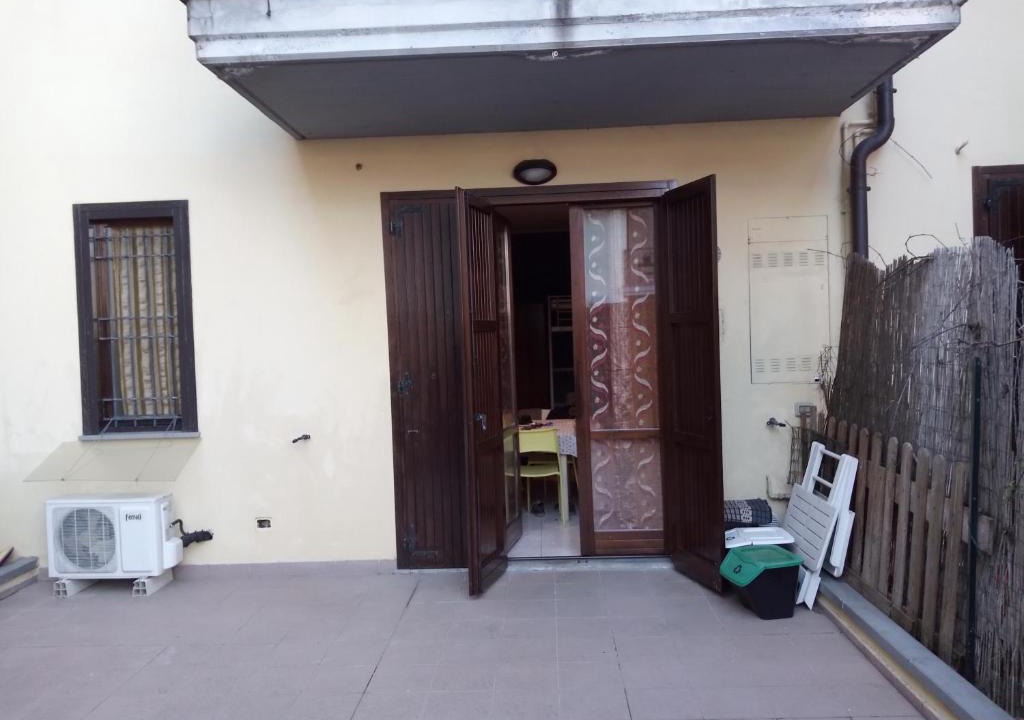 Lodi Apartment | monolocale con giardino completamente arredato con cantina e 2 biciclette quando le persone sono nella struttura se recedono non verranno risarcite