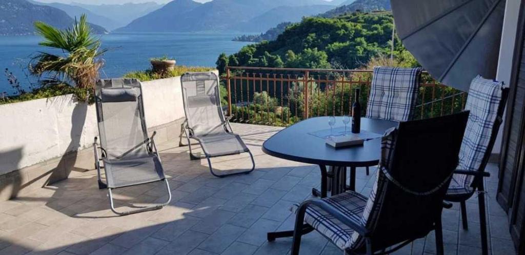Porto Valtravaglia Apartment | Monte Sole II