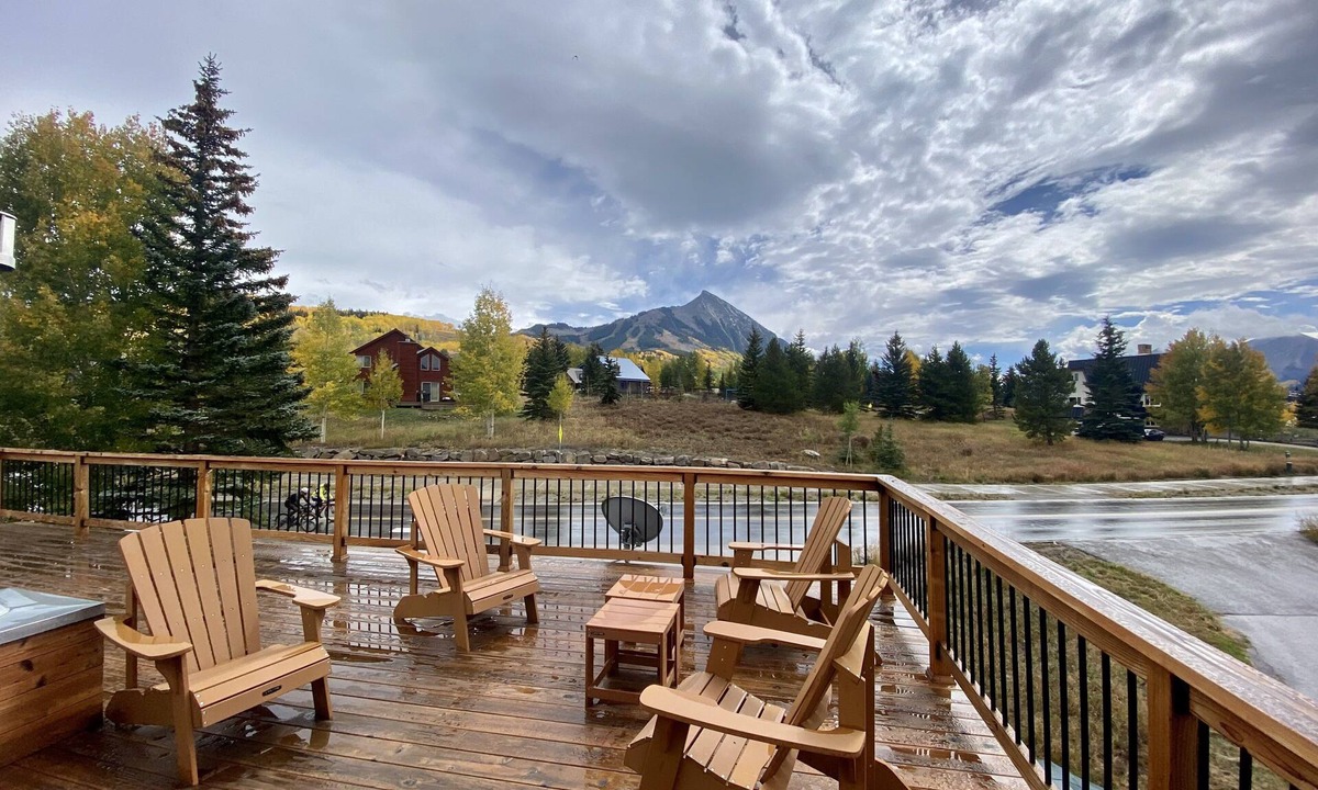 Mount Crested Butte House | Mountain Vintage Vacation Home! Conveniently in Mt CB, easy access to trails!