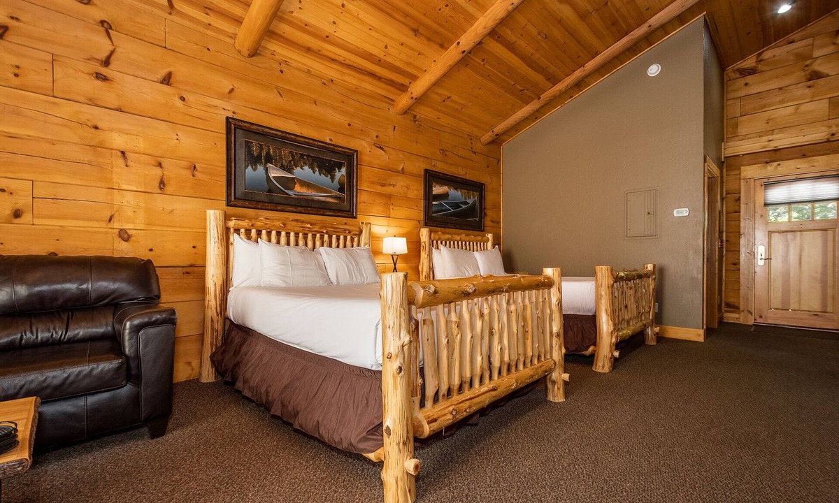 McHenry Cabin | Mountainside Cabin 40R-Hot Tub, Dog Friendly
