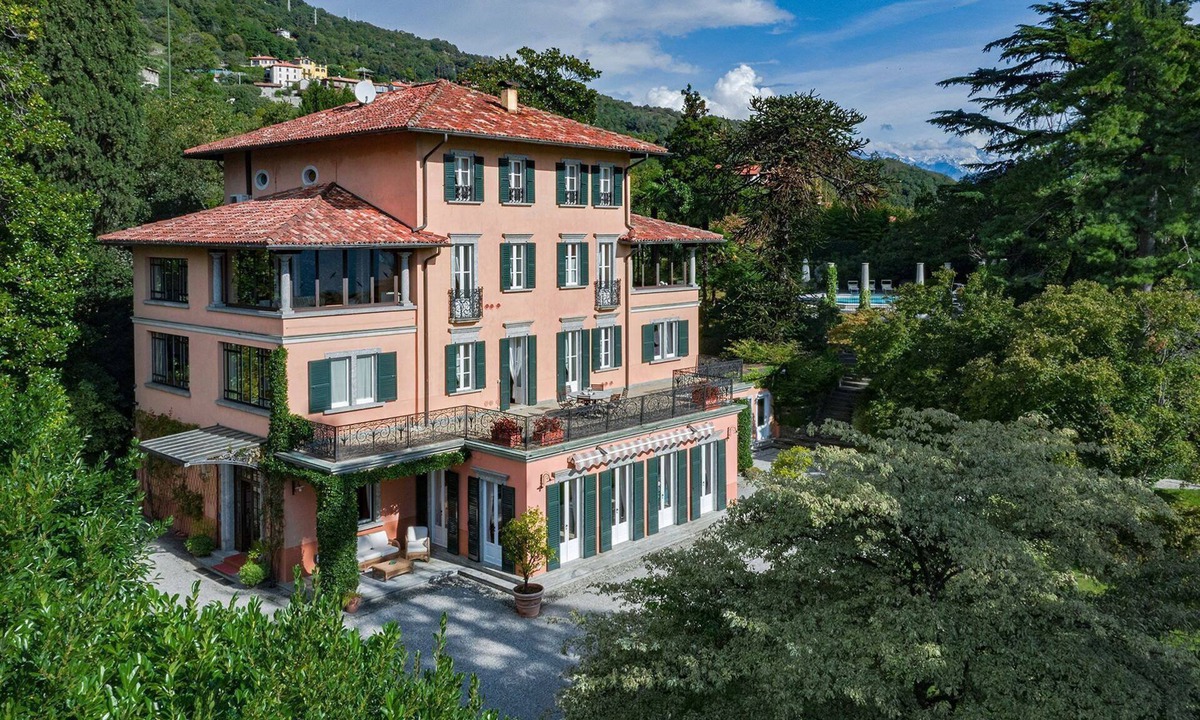 Santa Maria - Rezzonico Villa | My Rental Homes - Villa Camilla with swimming pool and a private tennis court.
