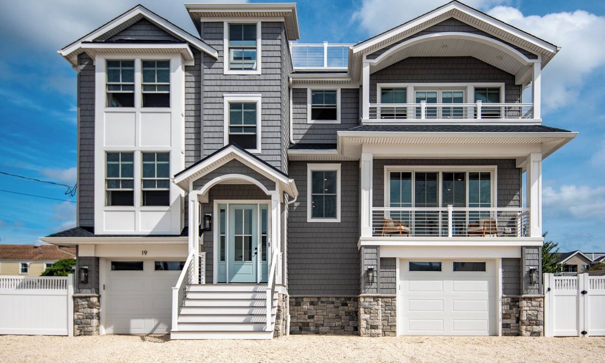 The Dunes House | MyLBIBeachRental-6 BR New Construction w/Pool & Hot Tub! 6 from Beach, Rooftop