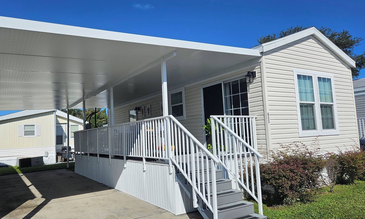 Largo House | NEW LISTING! Relaxing 1BR Retreat with Pool, 15 Mins from the Beach