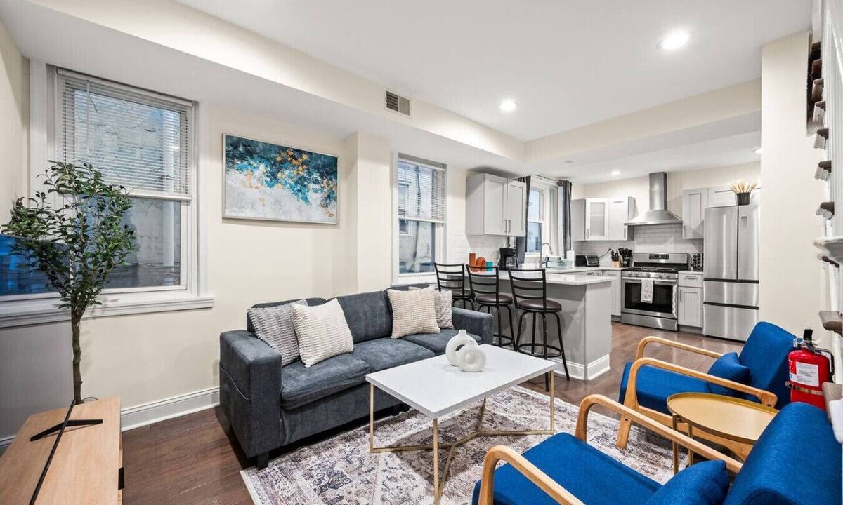 Southwark Apartment | New Spacious 3 Bedroom Apt in the Heart of Philly