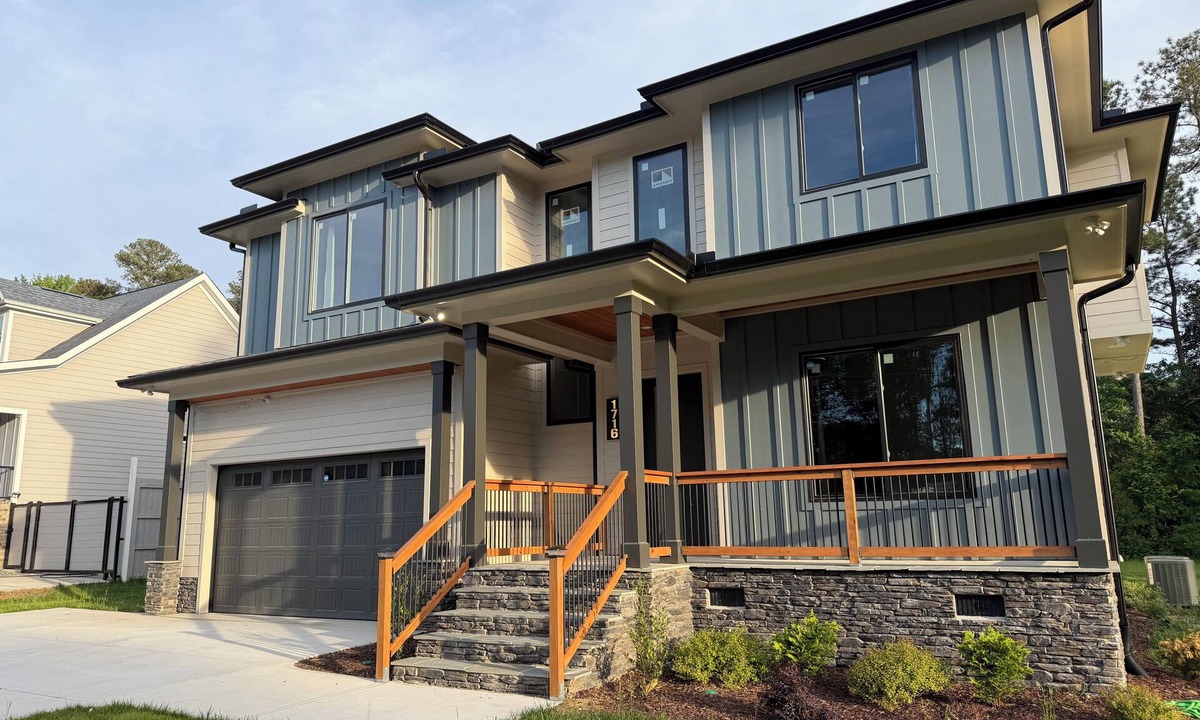 Durham House | Newly Built Spacious Luxury 5BR Home, 4 King Beds.