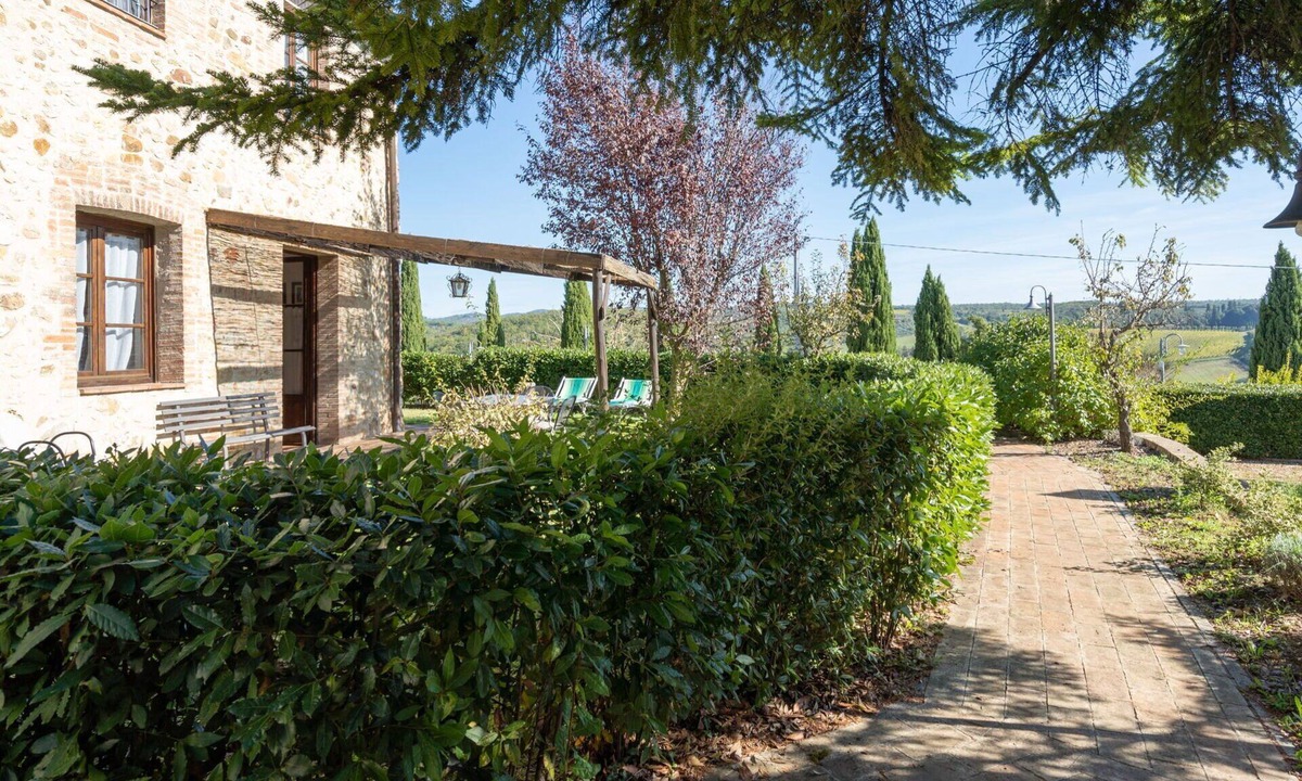 Ponte di Gabbiano Apartment | Nice apartment for 5 people with A/C, WIFI, pool, TV and pets allowed, close to Siena