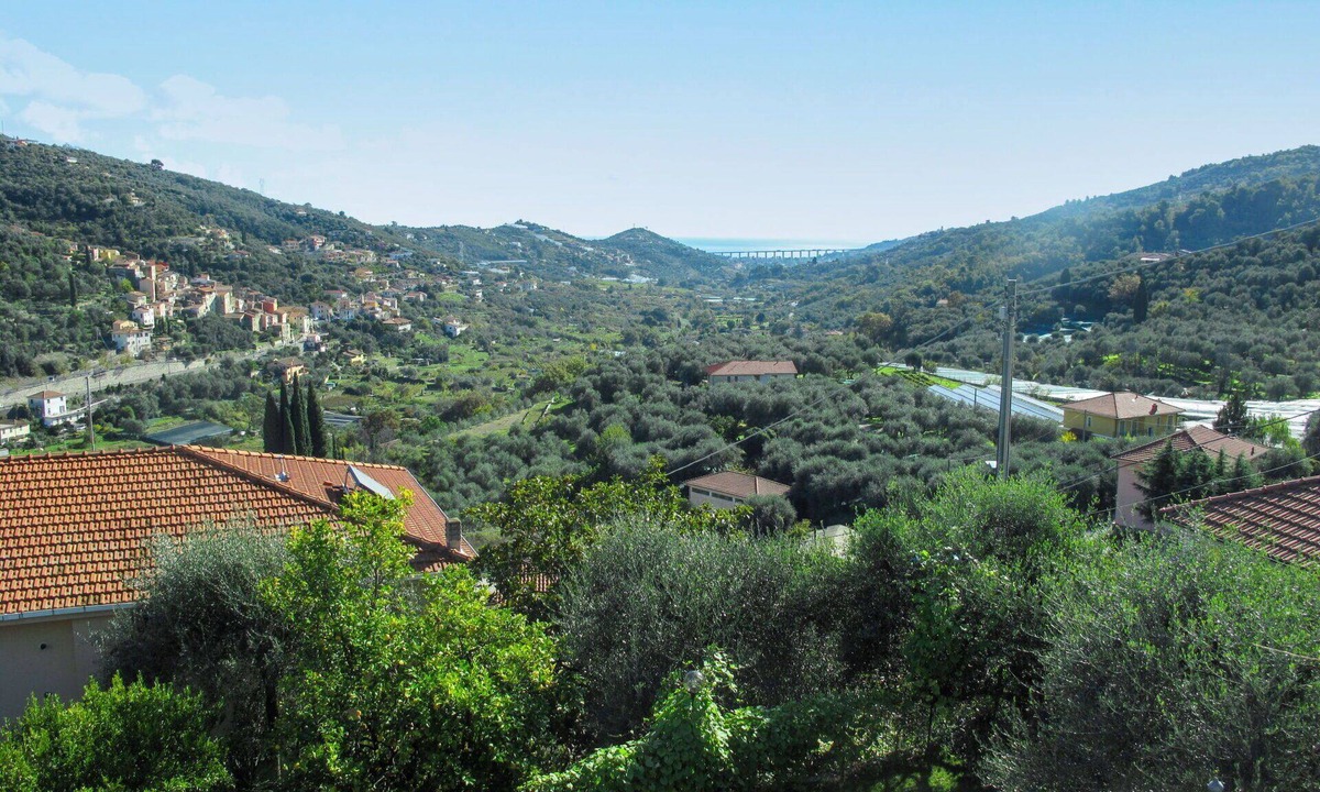 Dolcedo Apartment | Nice apartment for 10 guests with WIFI, private pool, TV and patio