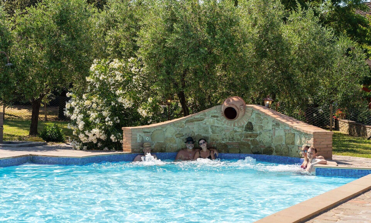 Peccioli Apartment | Nice apartment for 4 guests with A/C, WIFI, pool, TV, pets allowed and panoramic view