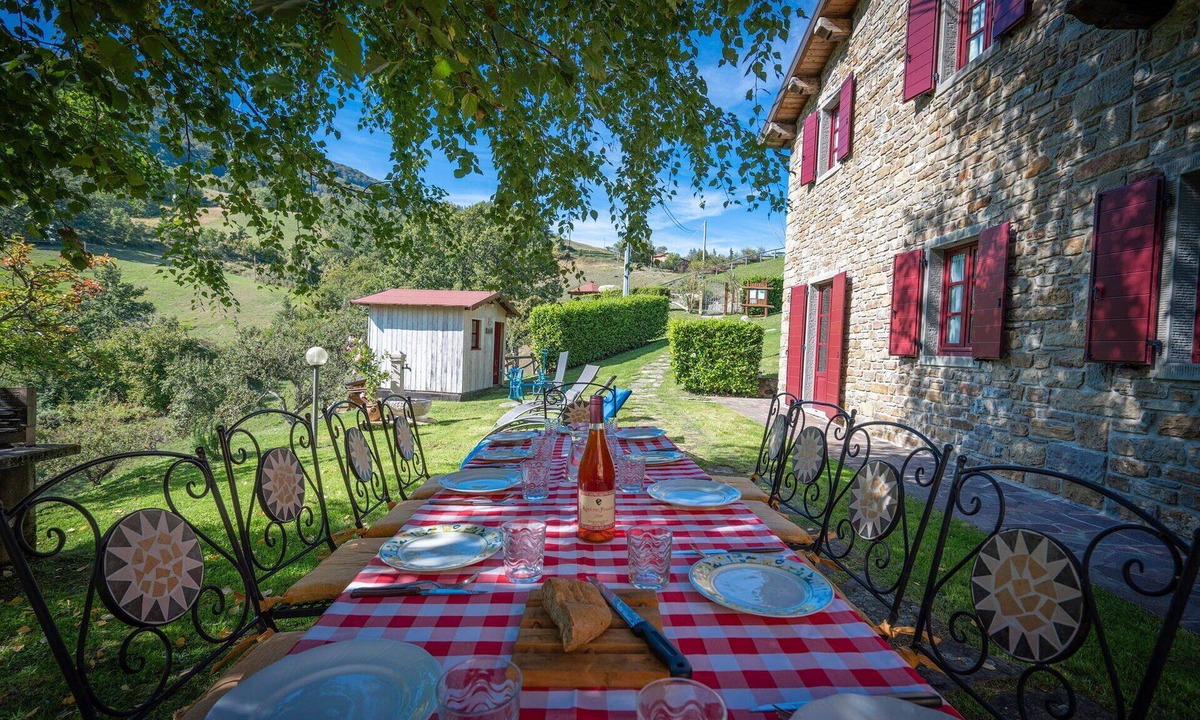 Cutigliano Apartment | Nice apartment for 4 people with WIFI, pool, TV and pets allowed
