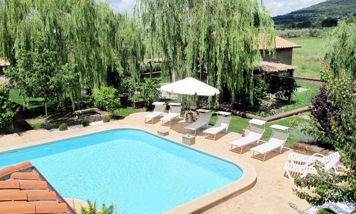 Montefiascone Villa | Nice apartment in villa for 6 guests with WIFI, pool, TV, patio, pets allowed and panoramic view
