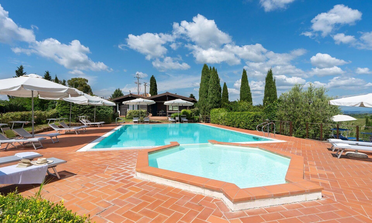 Sughera Apartment | Nice apartment with A/C, WIFI, pool, TV, veranda and panoramic view, close to San Gimignano