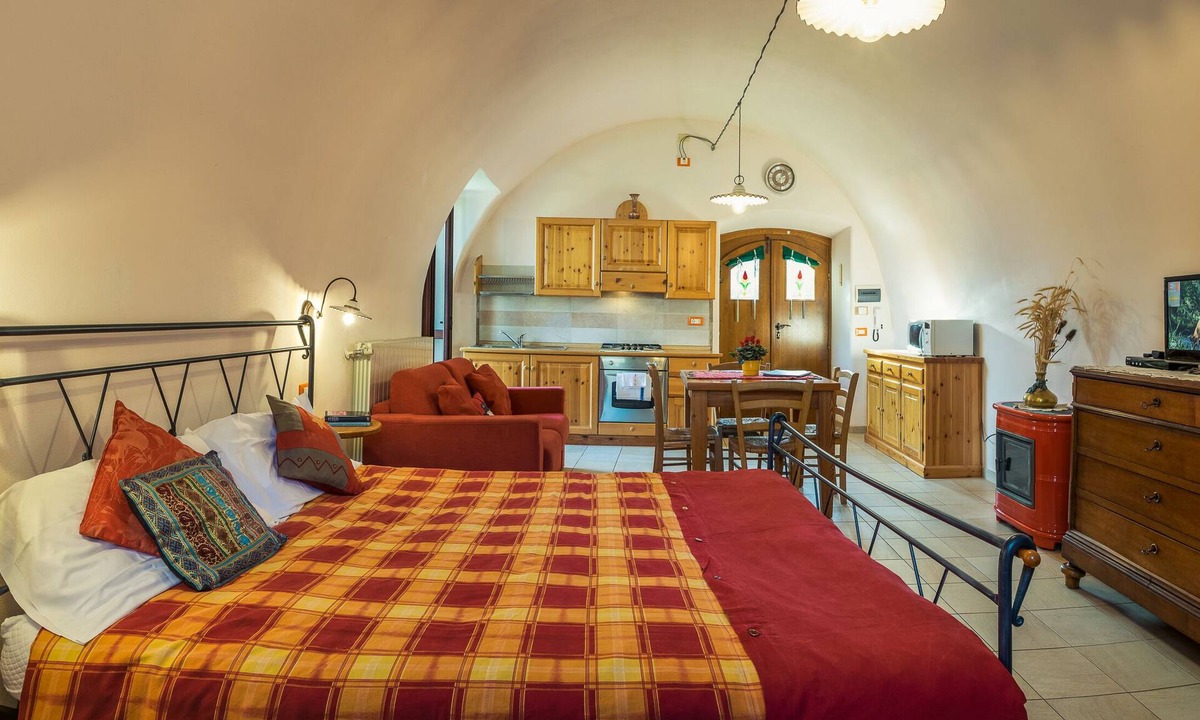 Zorzino Apartment | Nice studio with lake view in Zorzino castle, Adele apartment