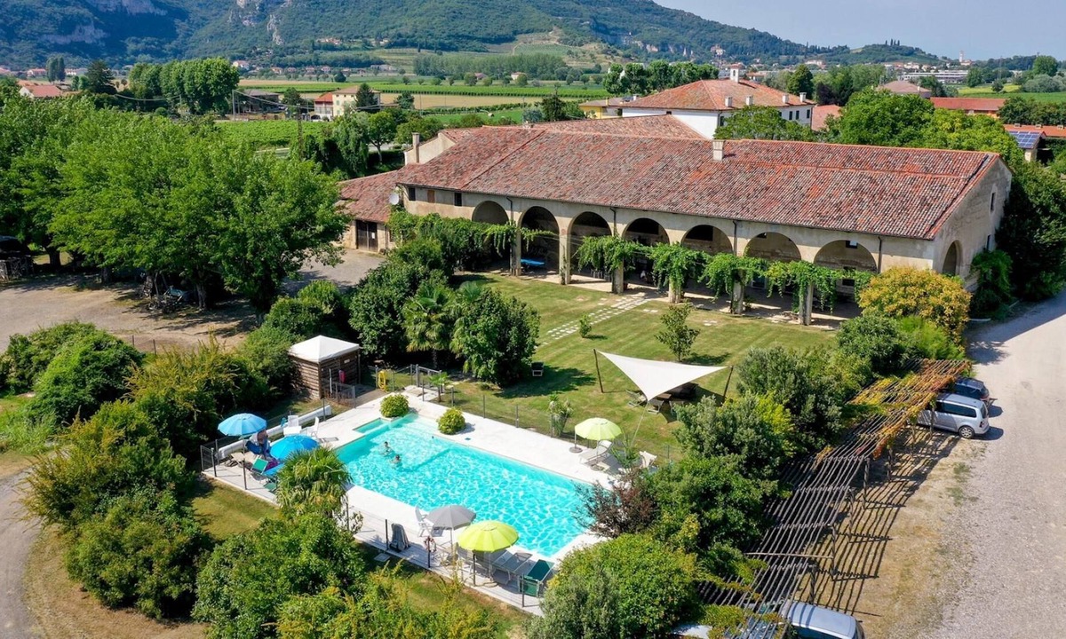 Longare Apartment | Noci apartment with two bedrooms and one bathroom on the first floor (apartment 3)