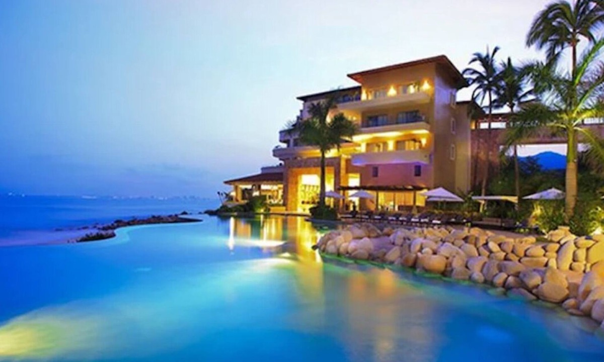 Williamsville Condo | Ocean front two bedroom condo resort on the beach, puerto Vallarta