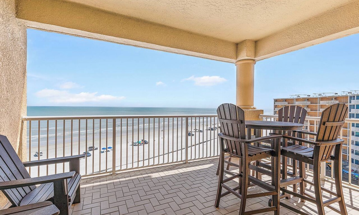 New Smyrna Beach Condo | ☀️Oceanfront-Pool+Hot Tub-3BR-Atlantic Villas 601☀️