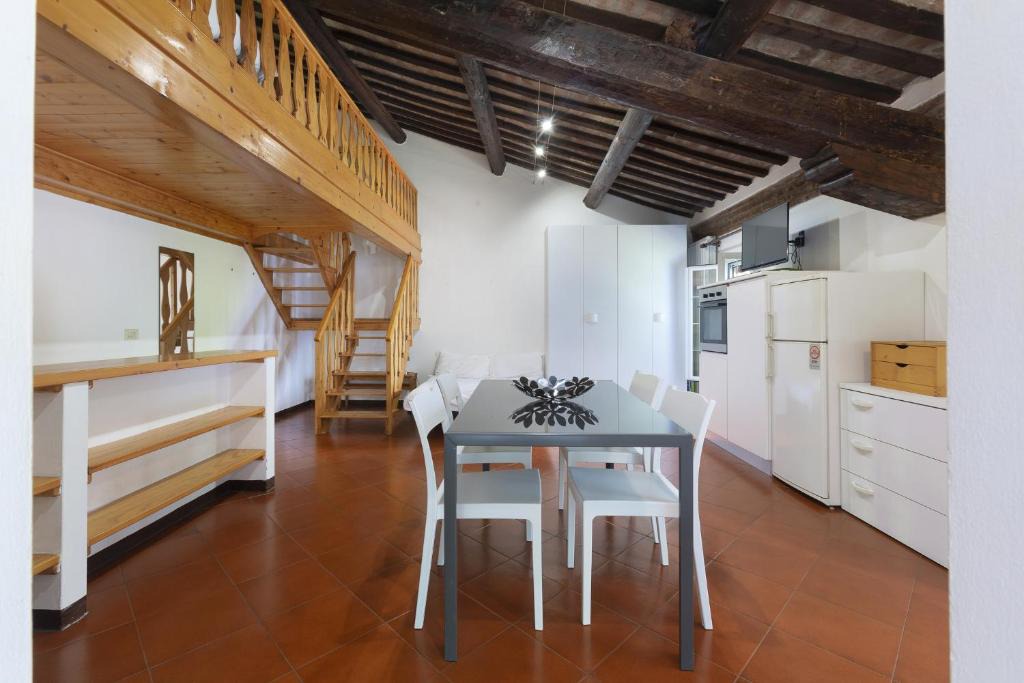 Ferrara Historic Centre Apartment | Palazzo 1500 - Dependence x2 - A Casa di Enrico