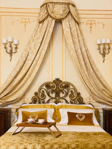 Sarzana House | Palazzo Lari Sarzana