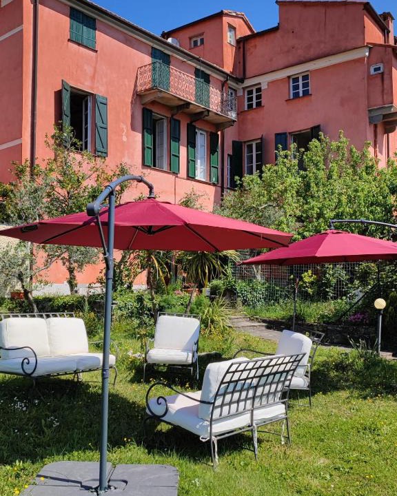 Bracelli Apartment | Palazzo Ravaschieri Apt Agrifoglio