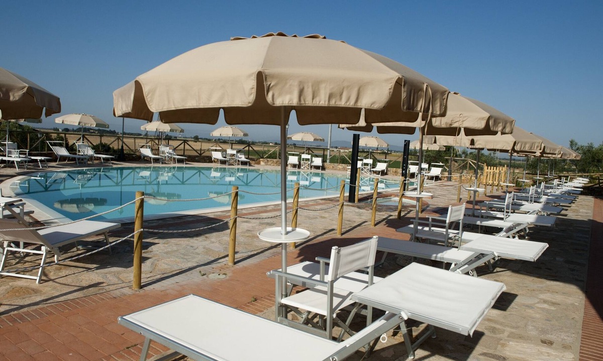 Casalappi House | Panoramic three-room apartment with garden, swimming pool, tennis, in the countryside near the sea and services