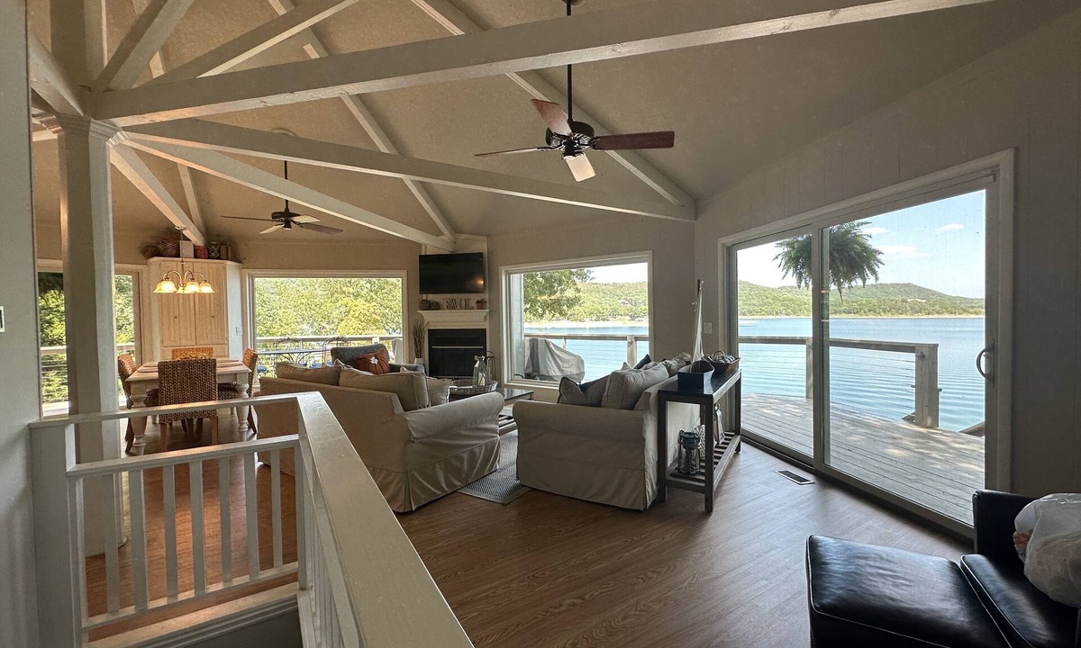 Lost Bridge Village Cottage | Panoramic Lakeviews! Direct Lakefront Access! Gentle sloping beach! 4 Kayaks!