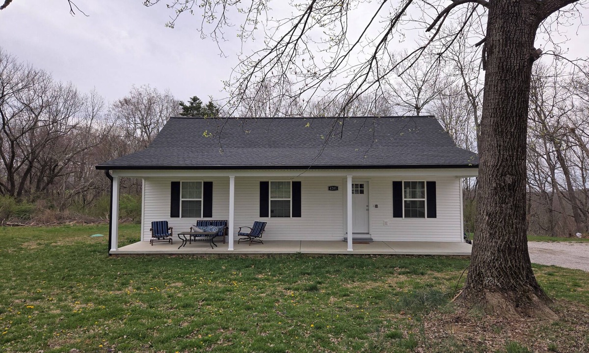 Cave City House | Peaceful private 3 BR new home near Mammoth Cave.