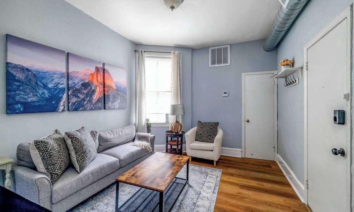 Adams Morgan Apartment | Perfect Adams Morgan Location! Charming & Historic