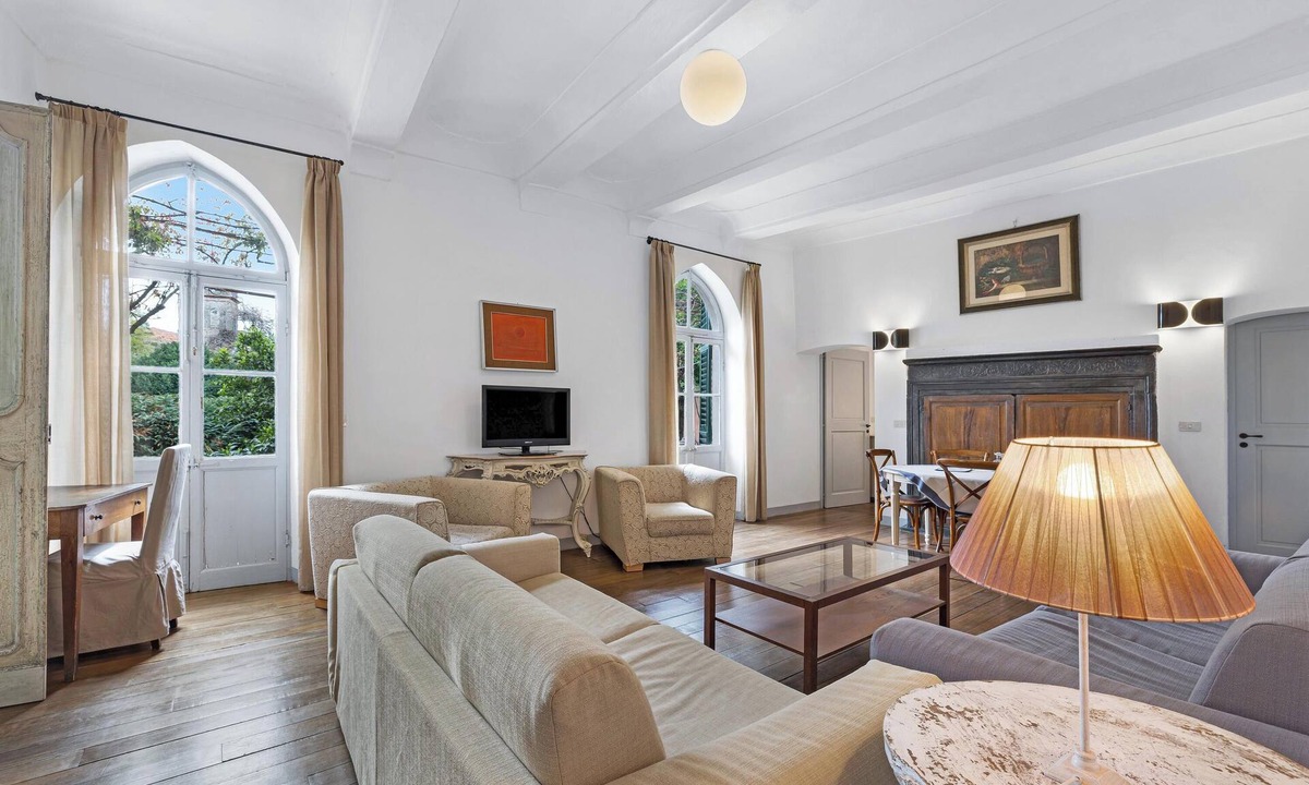 Finalborgo Apartment | Pet-Friendly Apartment Quadrilocale Camelot with Mountain View, Balcony & Wi-Fi