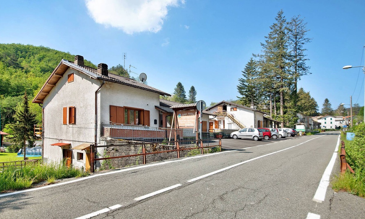 Borzonasca Apartment | Pet-Friendly Apartment with Mountian View & Shared Pool