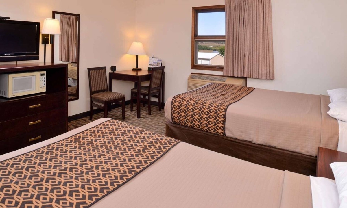 Atlantic Hotel | Pet-Friendly Room w/Kitchenette – Perfect for Short Business Stays