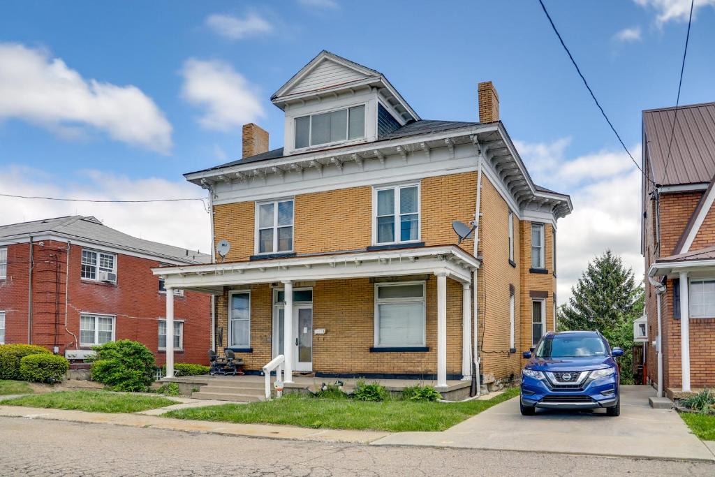 Ross Township Apartment | Pittsburgh Vacation Rental ~ 6 Mi to Downtown!