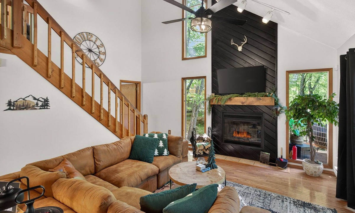 Bushkill House | Pocono cabin where the host thought of everything, so you don’t have to!