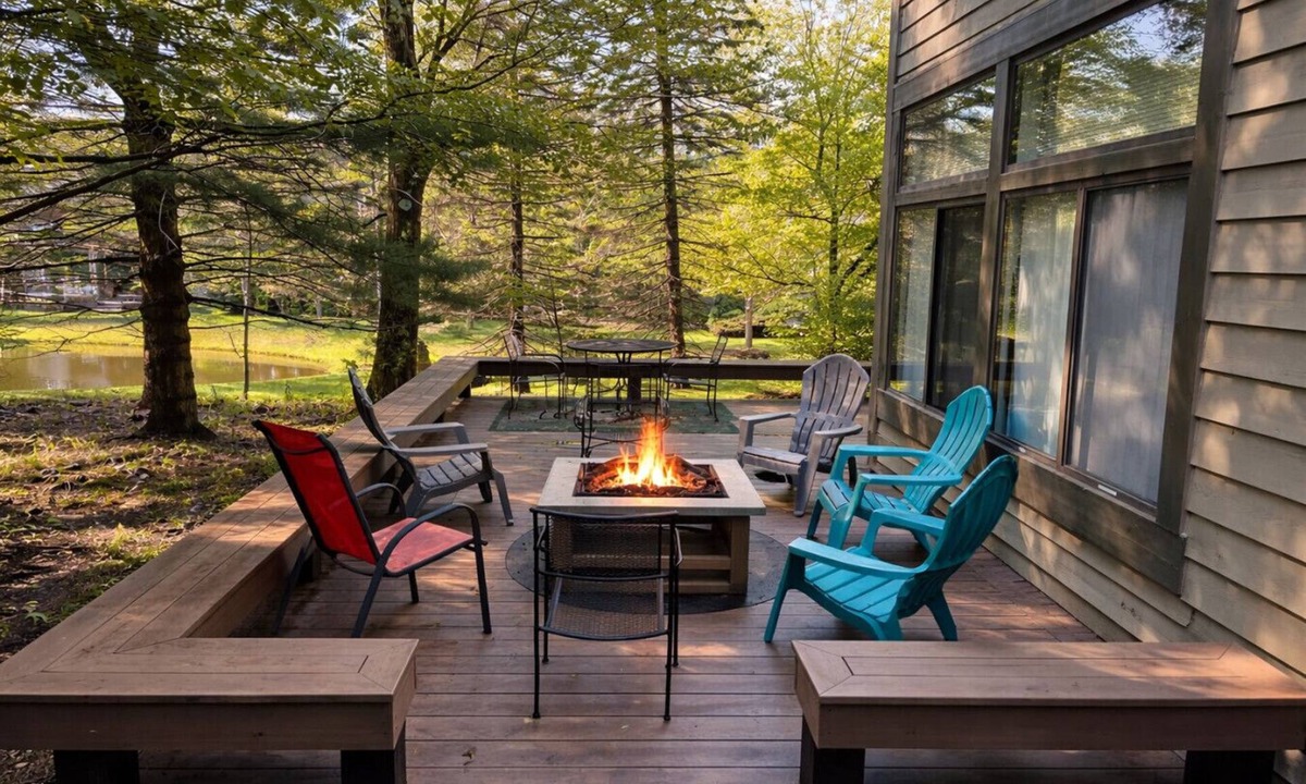 Jefferson Township Apartment | Pool Access, Pet Friendly w/Pond View & Fire Pit