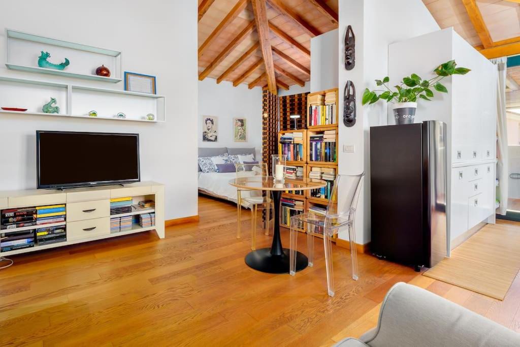 Porto San Paolo Apartment | [Porto San Paolo] Casa in centro vista Tavolara