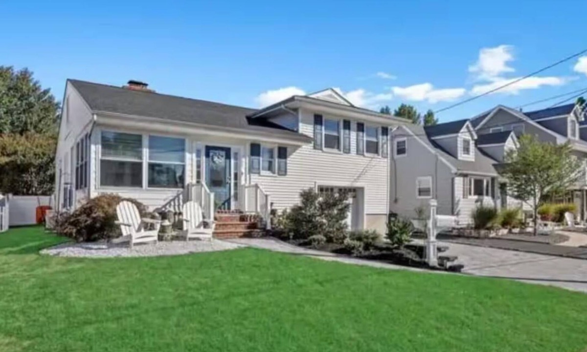 Point Pleasant Beach House | PRIN209 | "Seacret Hideaway" - Updated full home in north end location, private yard, 4 badges!