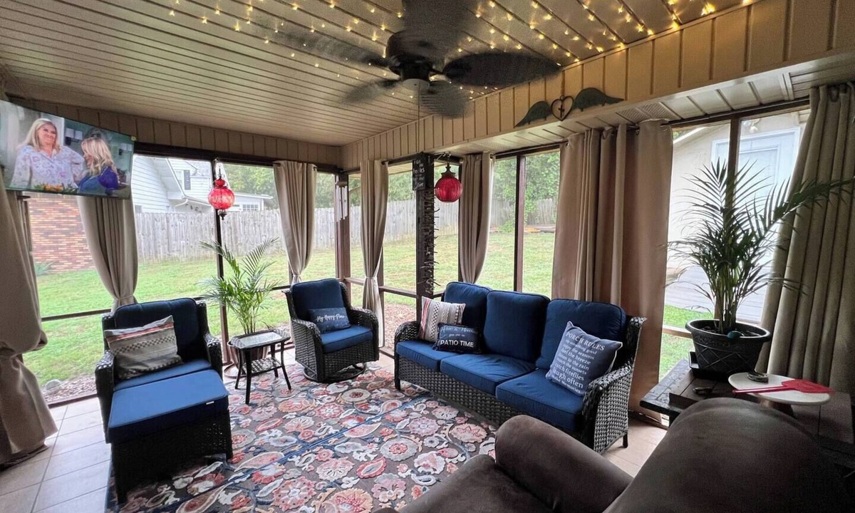 Williamsburg Apartment | Private King Patio Suite w/Hot Tub