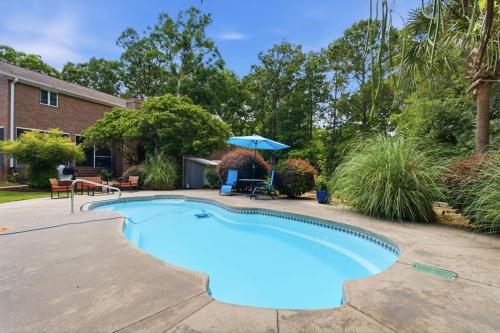 Irmo Villa | Private Pool Hot Tub Pickleball Farm Private Gym Pond