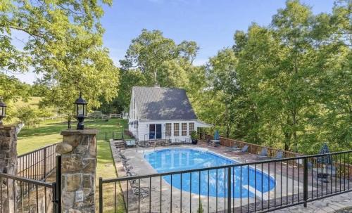 Lookout Valley Neighborhood Association House | Quail Run Farm Pool Home