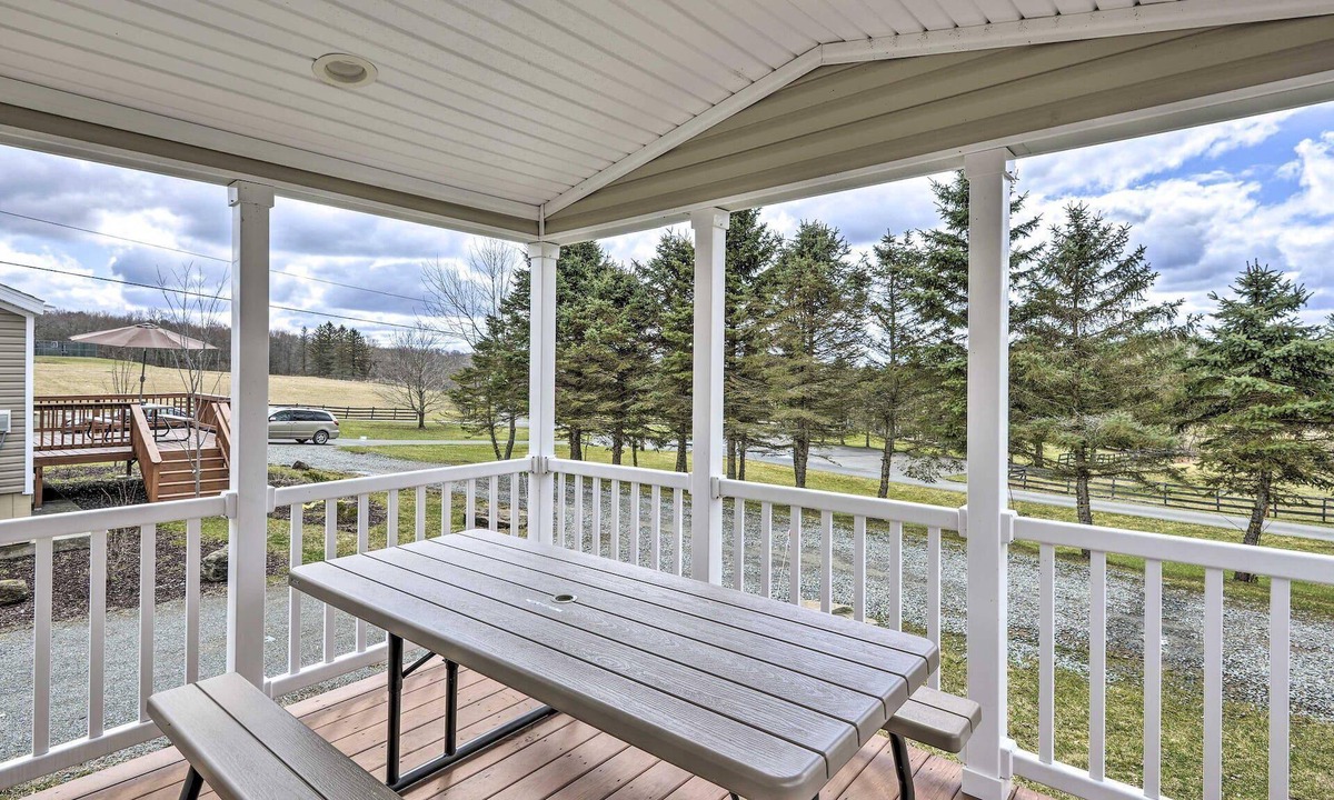Pleasant Mount Villa | Radiant Villa + Moonlit Studio in the Pocono Mountains