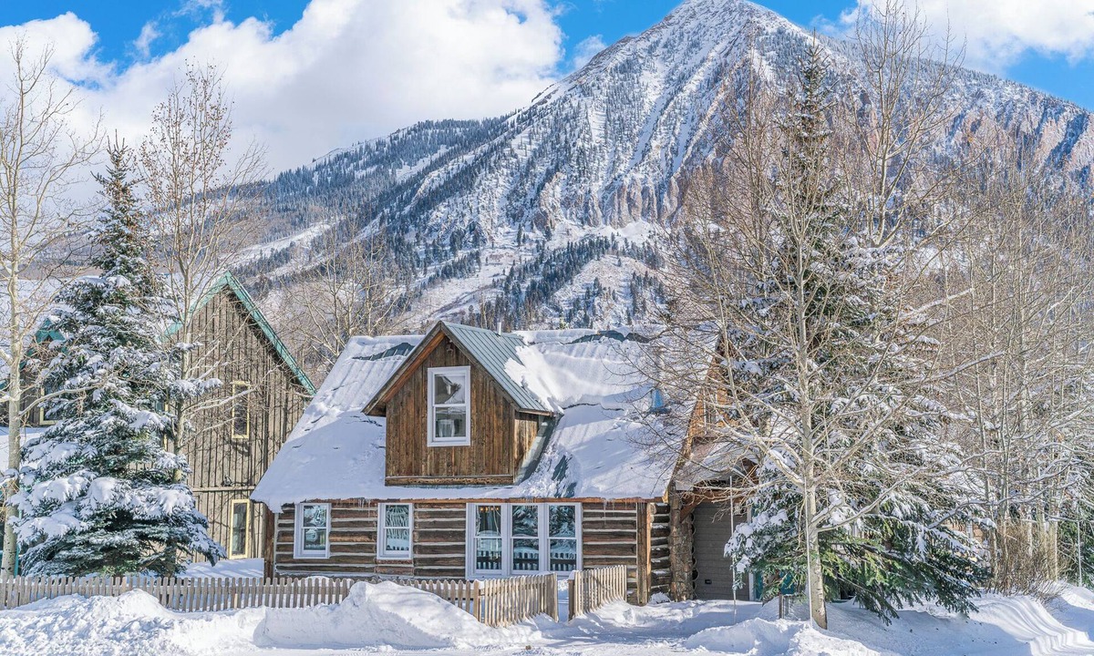 Crested Butte Cabin | Rated CB's Best Designer Luxury Home in Town! 1Block Free Shuttle! 2Fireplaces!