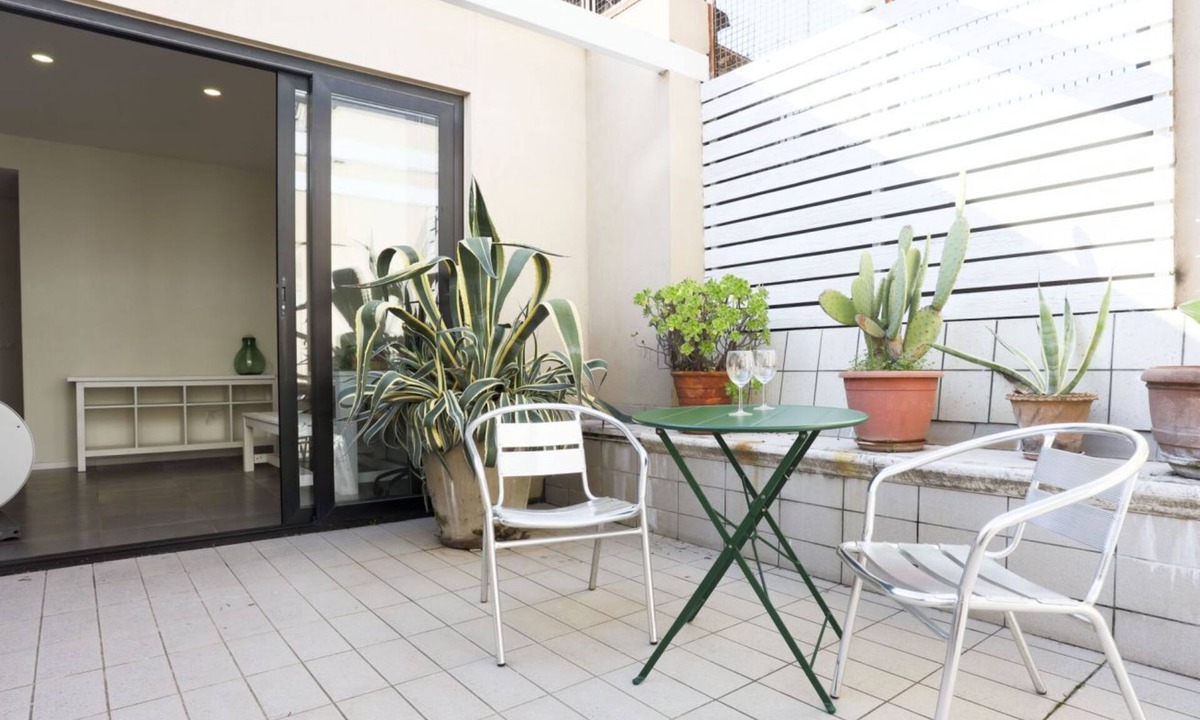Naples House | Red Bridges Sunny Apartament