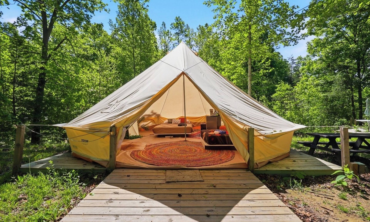 Stanton House | Red River Gorge Cozy Glamping Tent for 4 AC, Fire Pit & Hot Tub