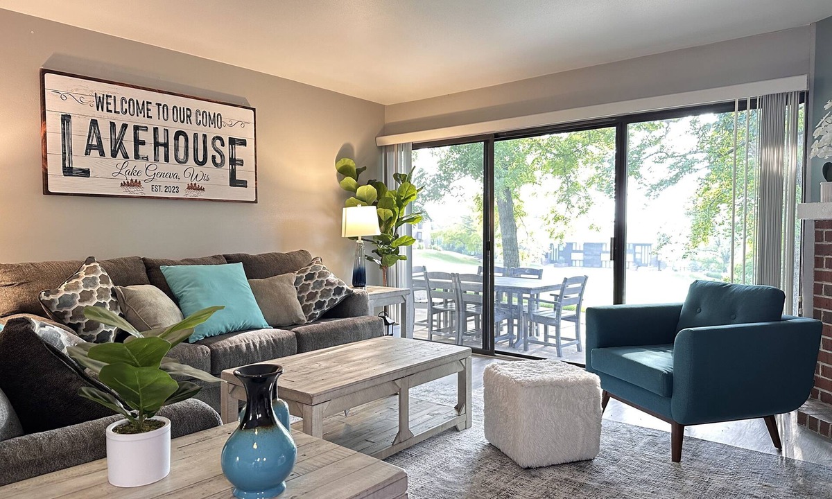Lake Geneva Condo | Relaxing Getaway/StepsToLake/Pool/Tennis near DT Lake Geneva