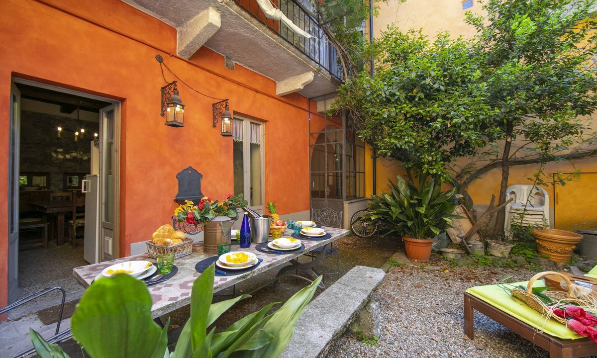 Lesa Villa | Residenza Il Glicine di Lesa, Lesa, Italy