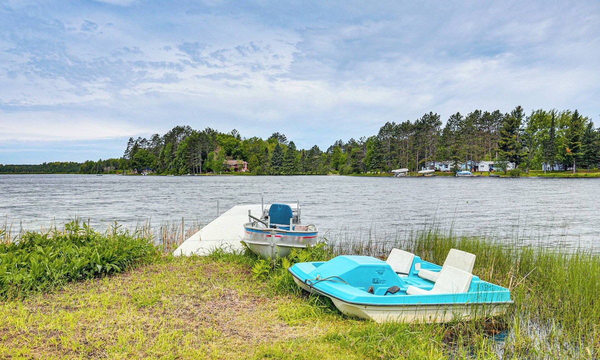 Rhinelander House | Rhinelander Vacation Rental w/Yard on Venus Lake!