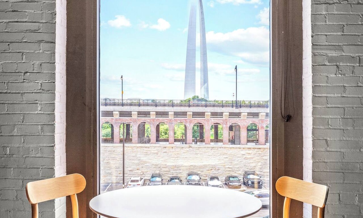 Downtown St. Louis Apartment | Riverfront Loft - Arch Views - Onsite Fitness Center
